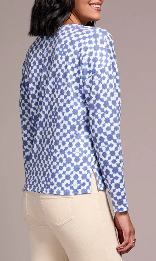 Soft Knit Top With Side Slits - Image 4