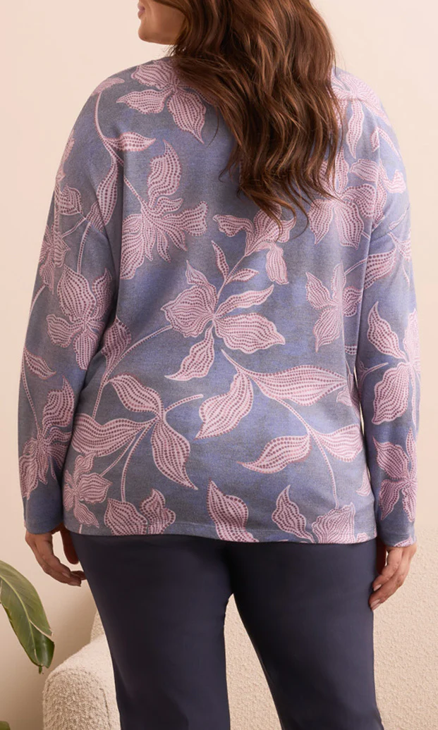 Soft Knit Top With Side Slits - Image 6