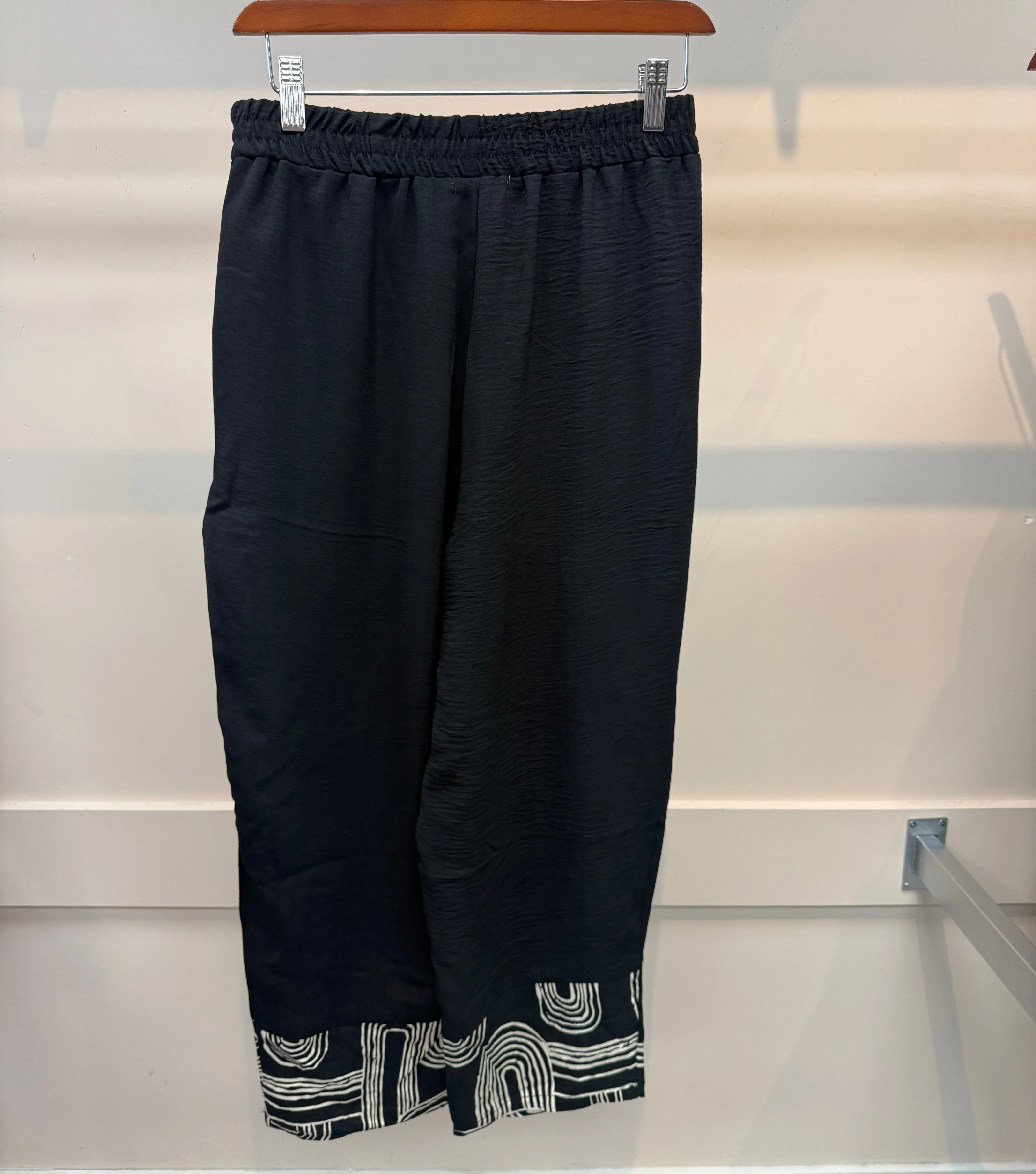 Contrast Hem Cropped Pull-On Pants - Image 4