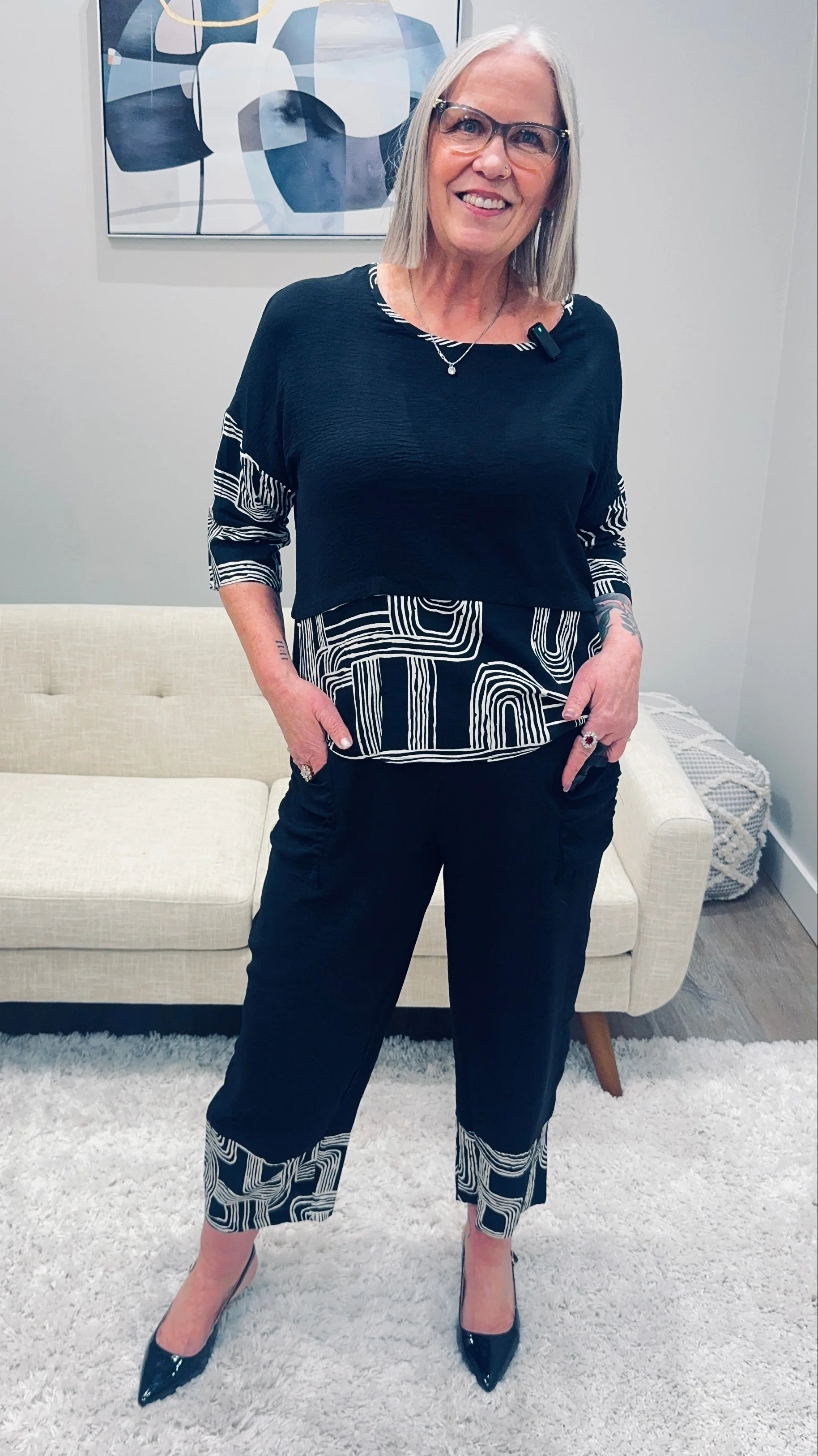 Contrast Hem Cropped Pull-On Pants - Image 5